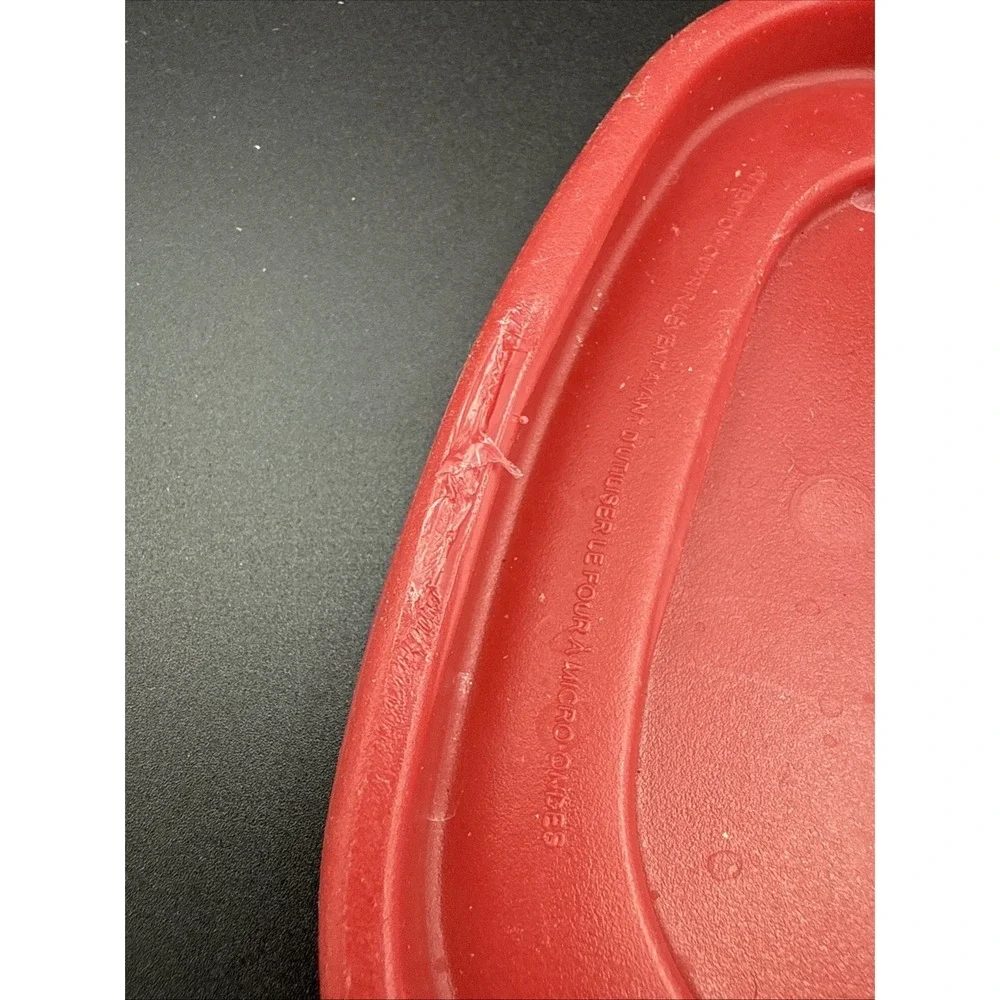 3 Rubbermaid Easy Find Vented Replacement Red Lids ONLY 6.5